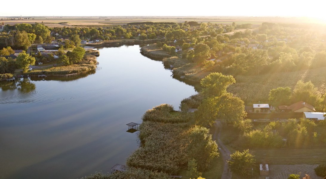 Szelidi-tó panoráma